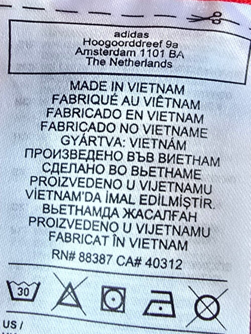 adidas classic red with white stripes, jogger jacket medium - Picture 5 of 10